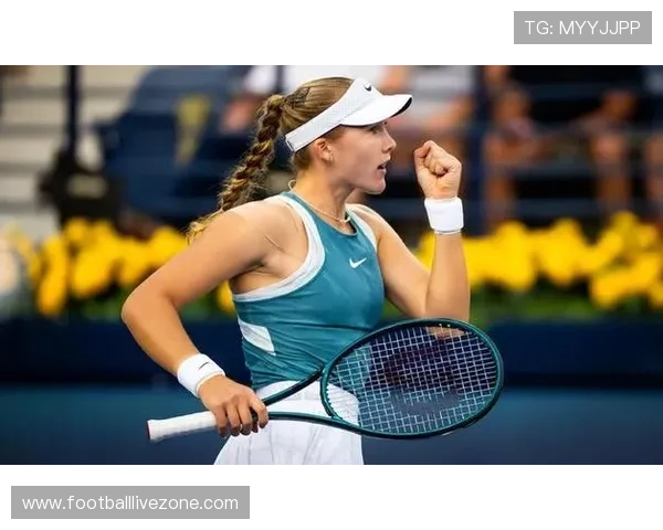 网坛巨星激战四强赛 引发全球球迷关注与热议